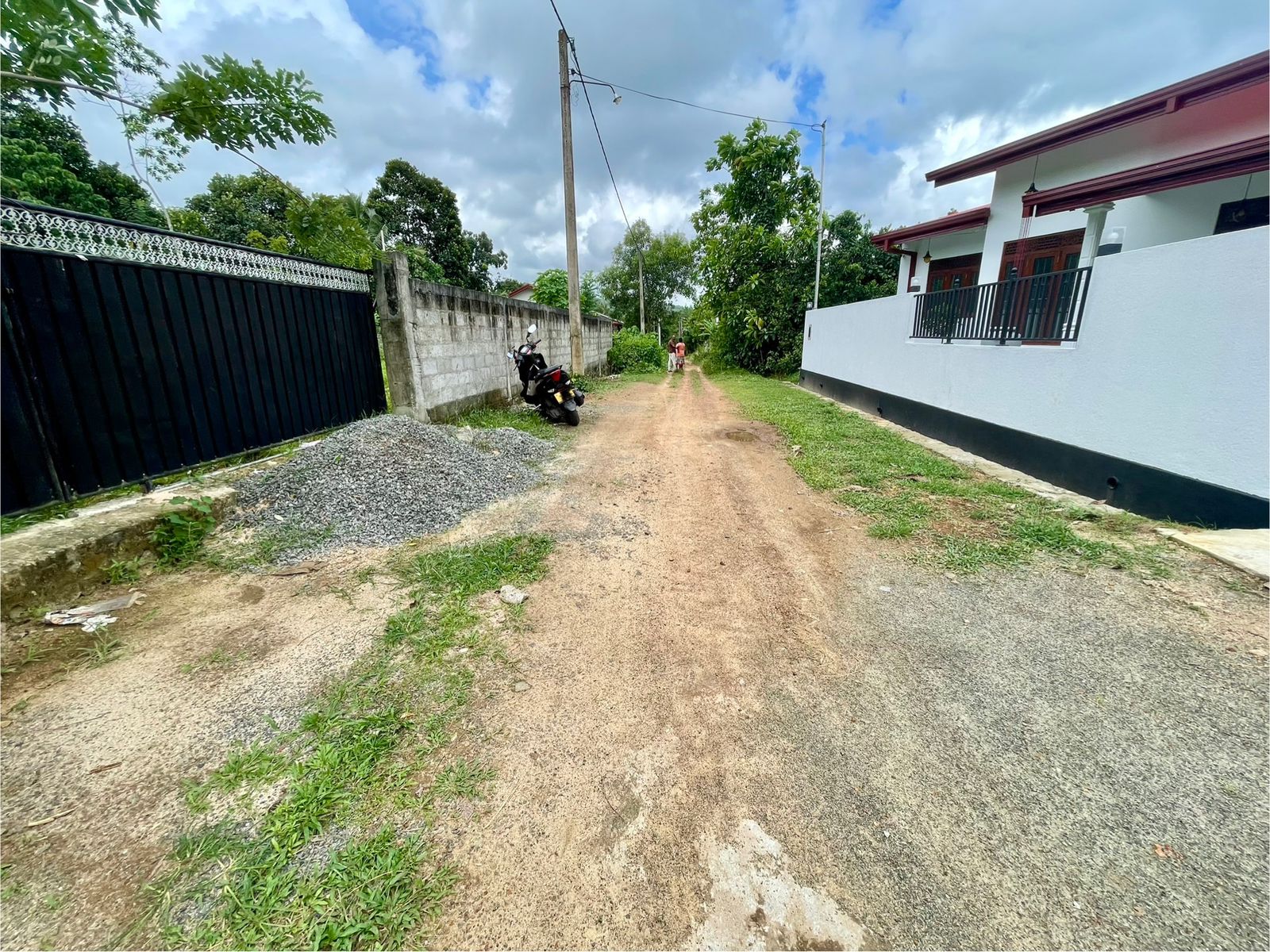Land for sale in Walikala Road, Pokunuwita