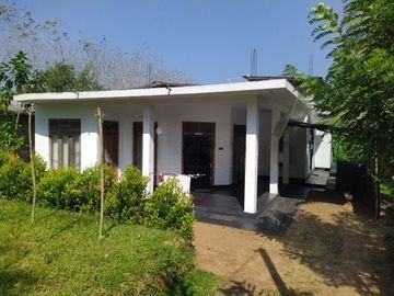 House with land for sale Dekatana