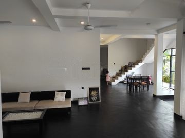 House with land for sale Dekatana