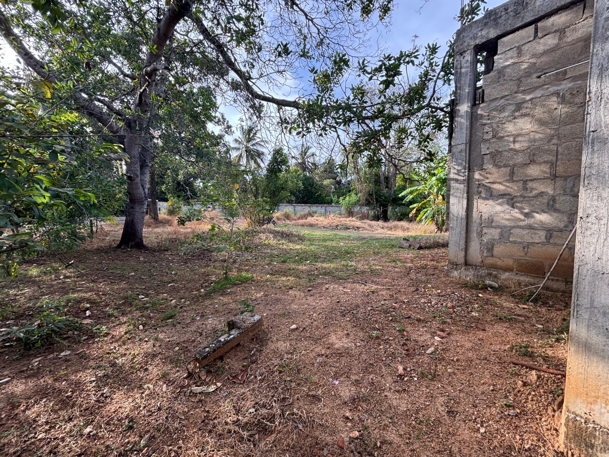 Land with House for Sale in Anuradhapura