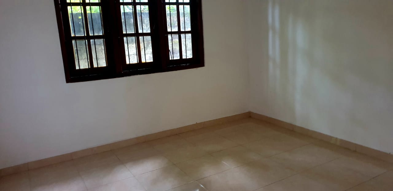 A Three Bed Room Fully Tiled House for Sale – Kiribathgoda