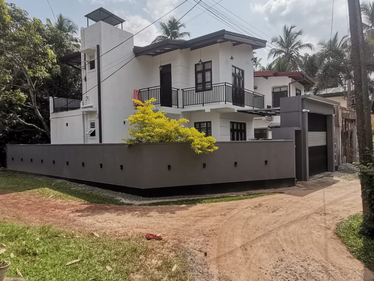 Luxury House Sale Edaramulla
