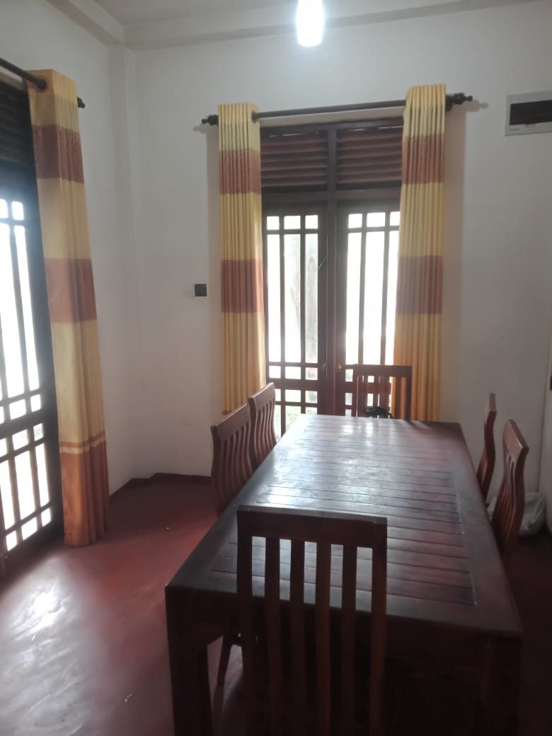 අඩක් සෑදූ දෙමහල් නිවසක් විකිනීමට Rajagiriya