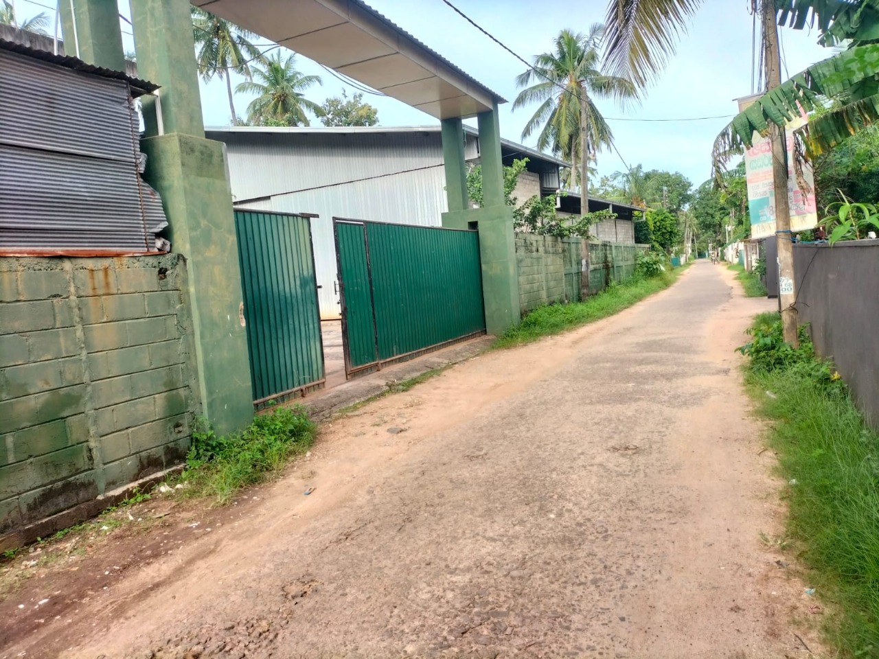 Premier Commercial Property with Extensive Facilities for Sale in Katuneriya