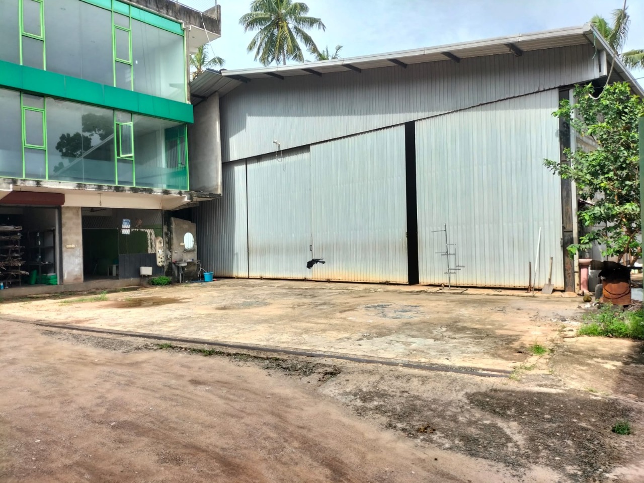 Premier Commercial Property with Extensive Facilities for Sale in Katuneriya