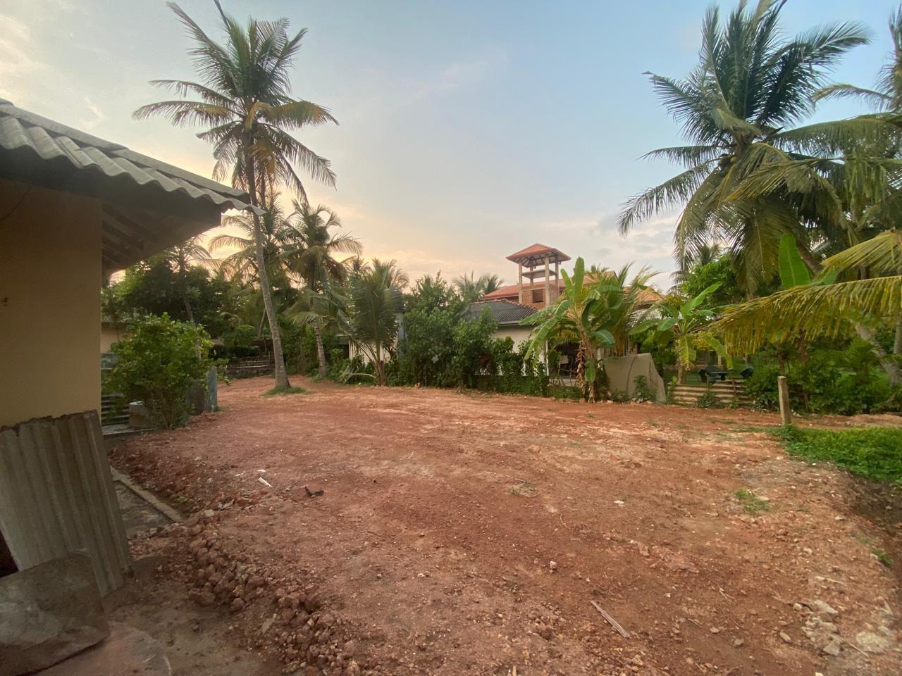 House for sale in pamunugama close to the beach