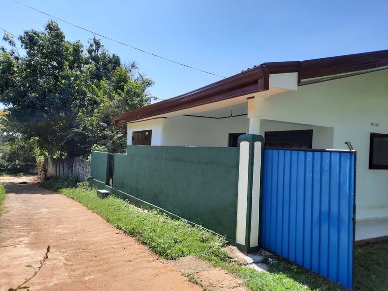 Two Medium Sized Houses for Sale in Belihuloya, Balangoda
