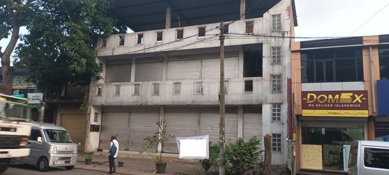Commercial Building for Sale in Piliyandala