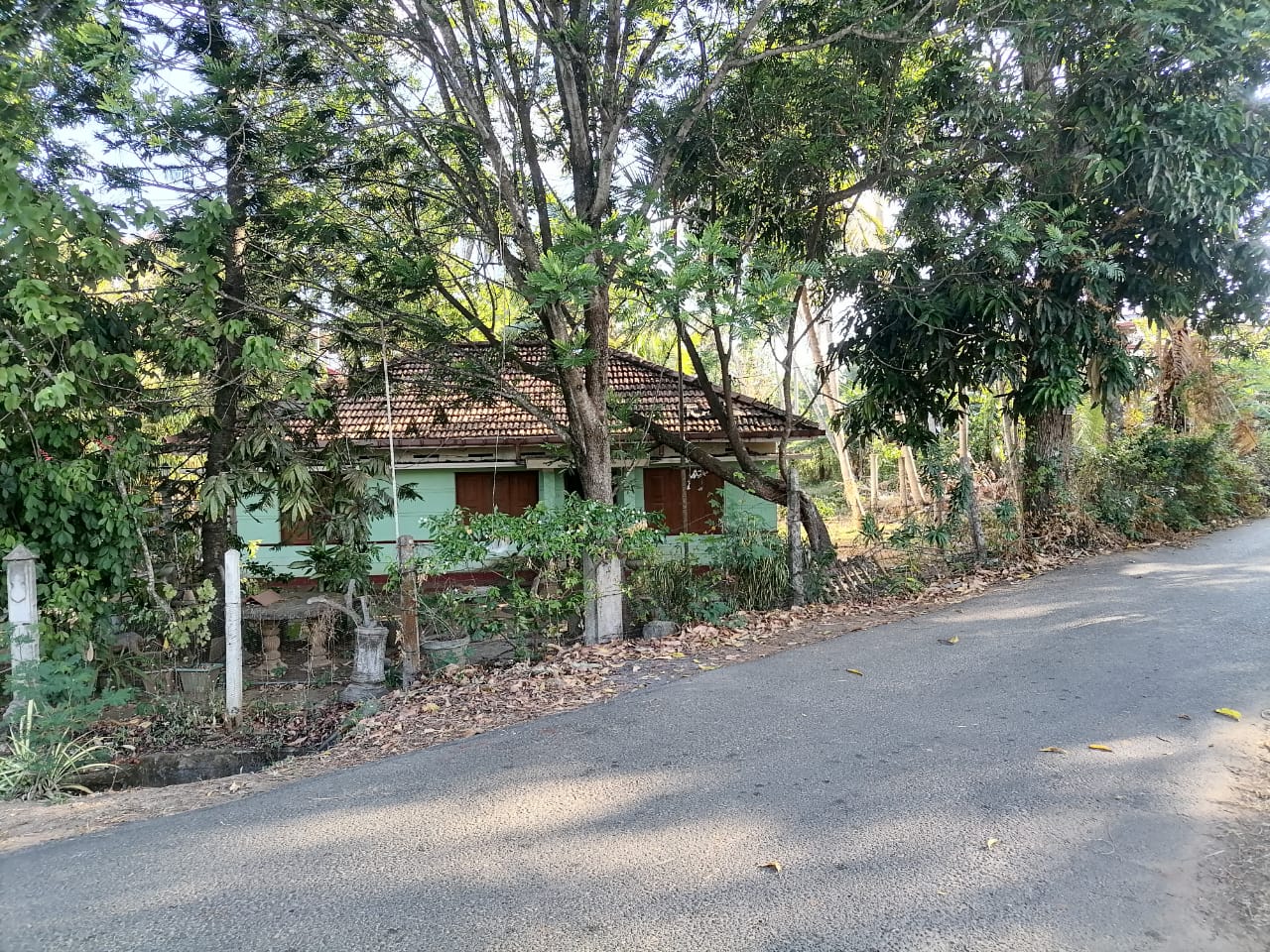 A Land For Sale With House Angunukolapalassa