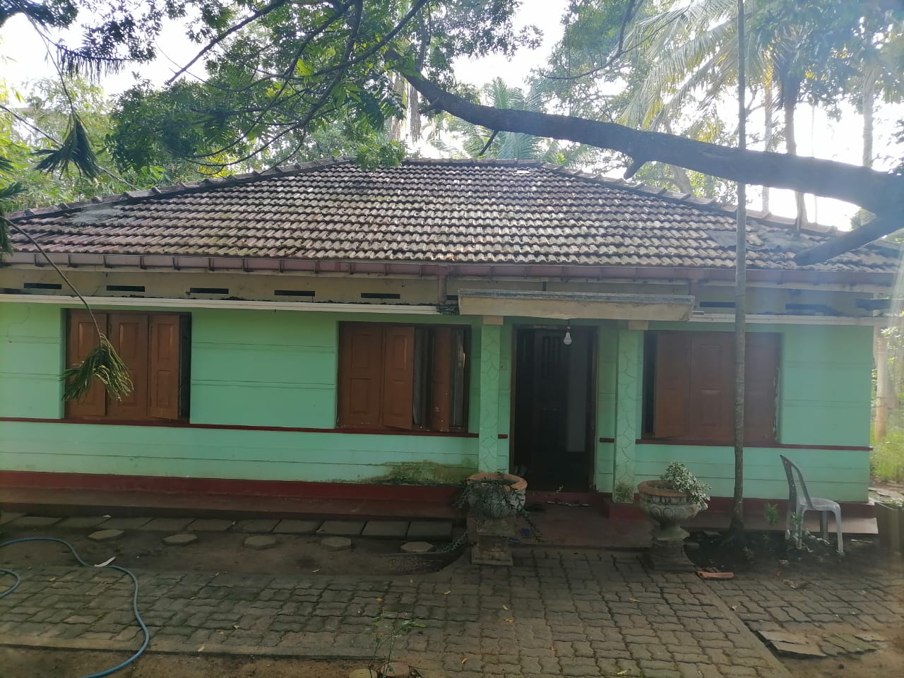 A Land For Sale With House Angunukolapalassa