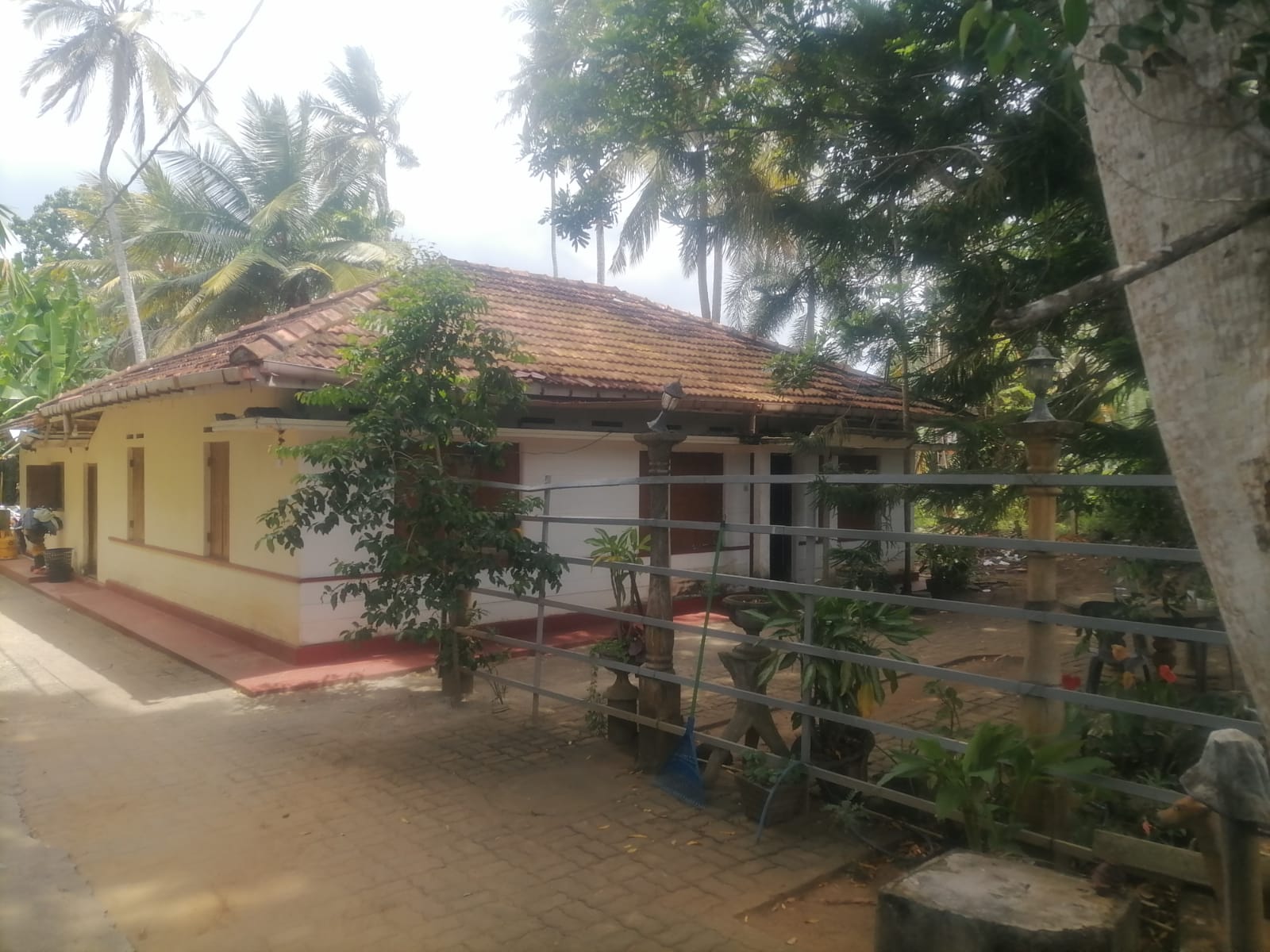 A Land For Sale With House Angunukolapalassa