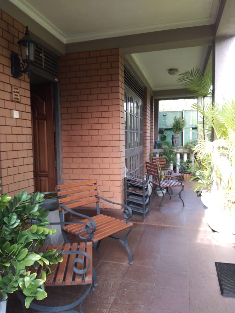 Secure 6 Bedroom 3 Storied House for Sale Ratmalana