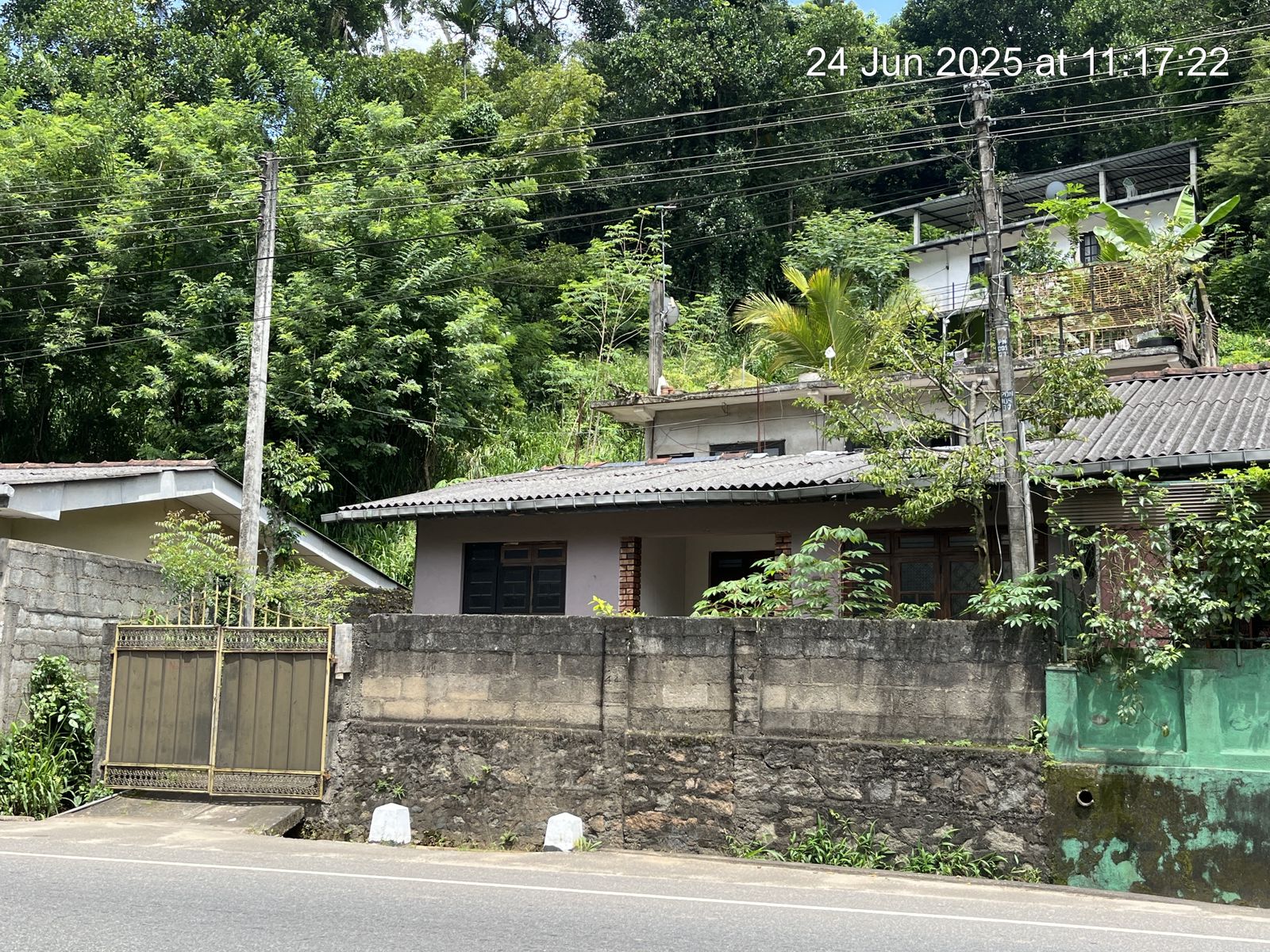 Land with house for Sale Kandy Gampola Main Road