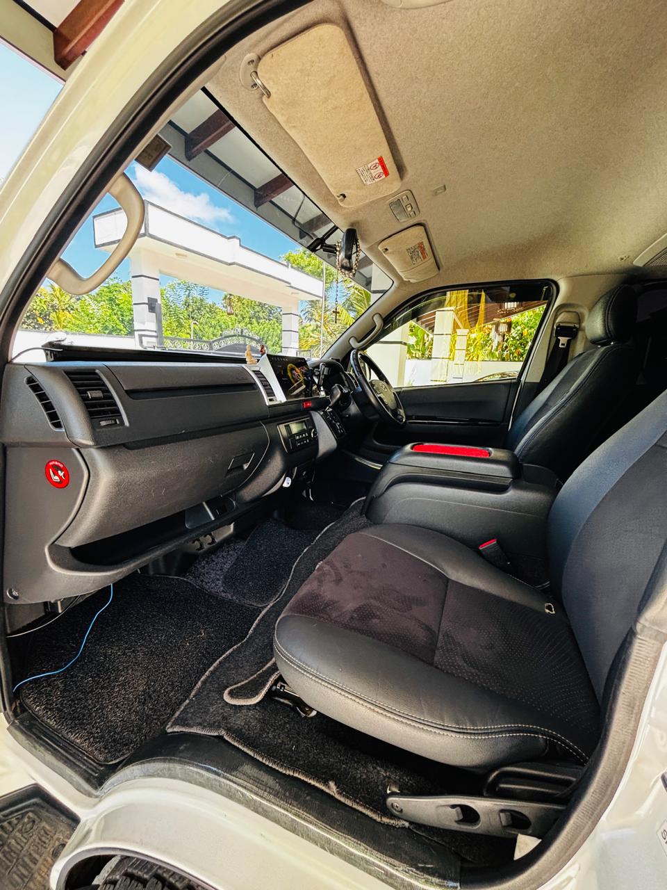 Toyota KDH 2015 Dark Prime