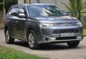 Mitsubishi Outlander SUV 2015
