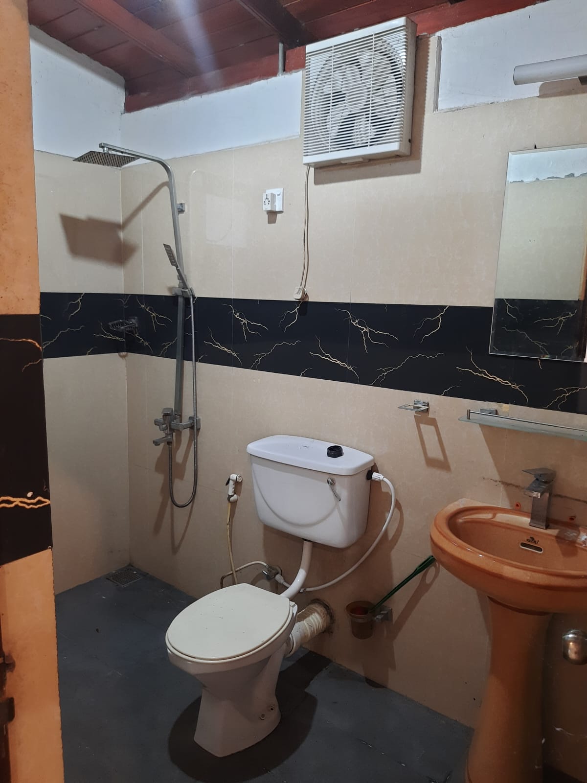 House with Land and Annex for Sale Kelaniya