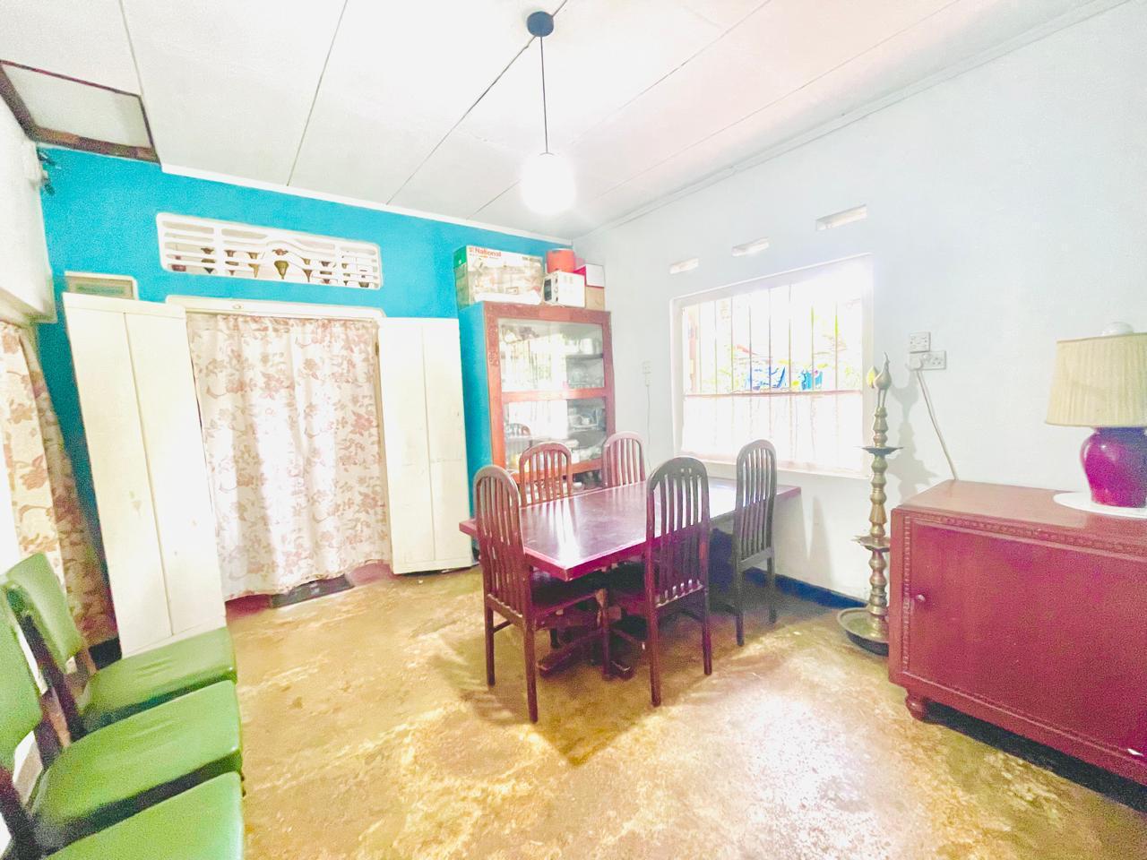 House with Two Annexes for Sale in Moratuwa Molpe