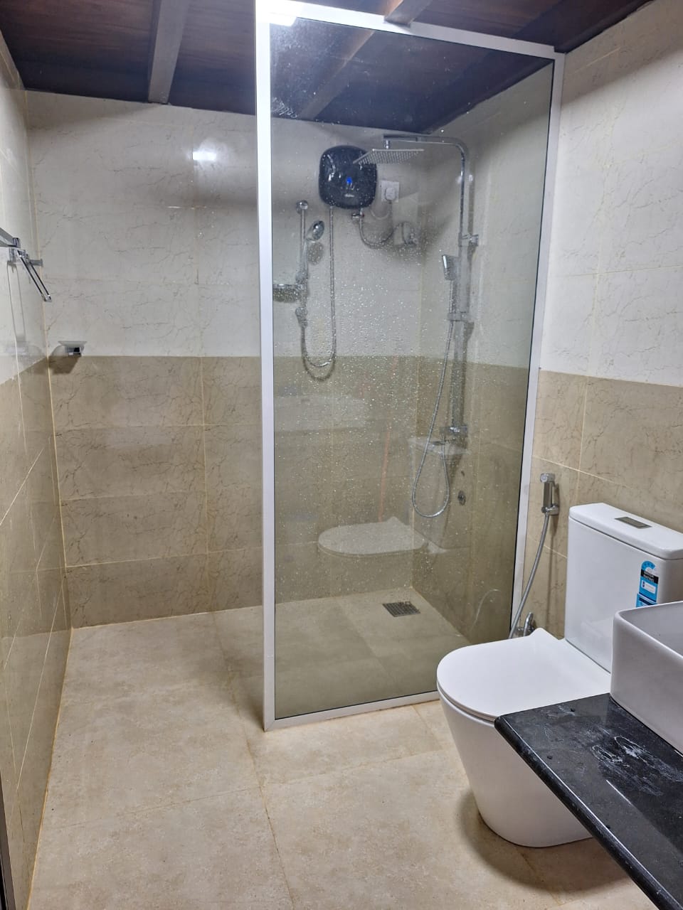 🌿 Holiday Villa for Sale in Elpitiya – Pitigala – Bambarawana