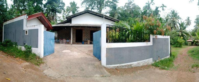 අලව්ව ගිරිඋල්ල පාරට 500m දුරින්