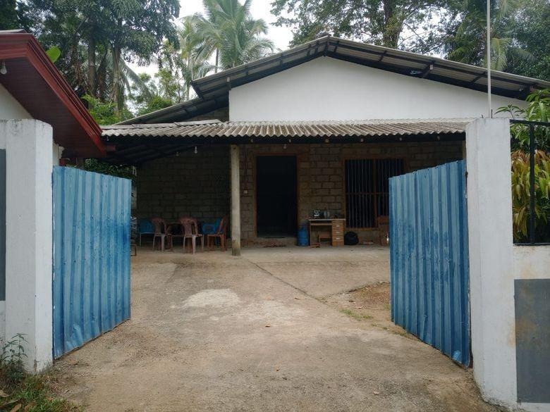 අලව්ව ගිරිඋල්ල පාරට 500m දුරින්