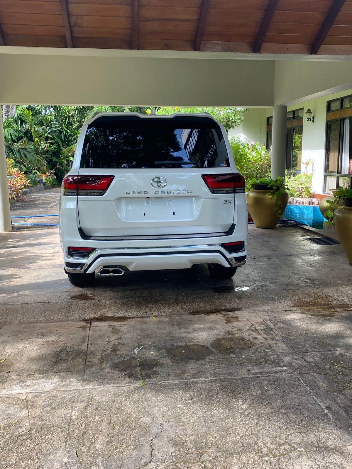 Toyota Land Cruiser Sahara LC 300 ZX 2025