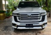 Toyota Land Cruiser Sahara LC 300 ZX 2025