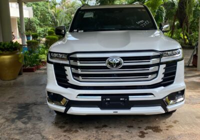 Toyota Land Cruiser Sahara LC 300 ZX 2025