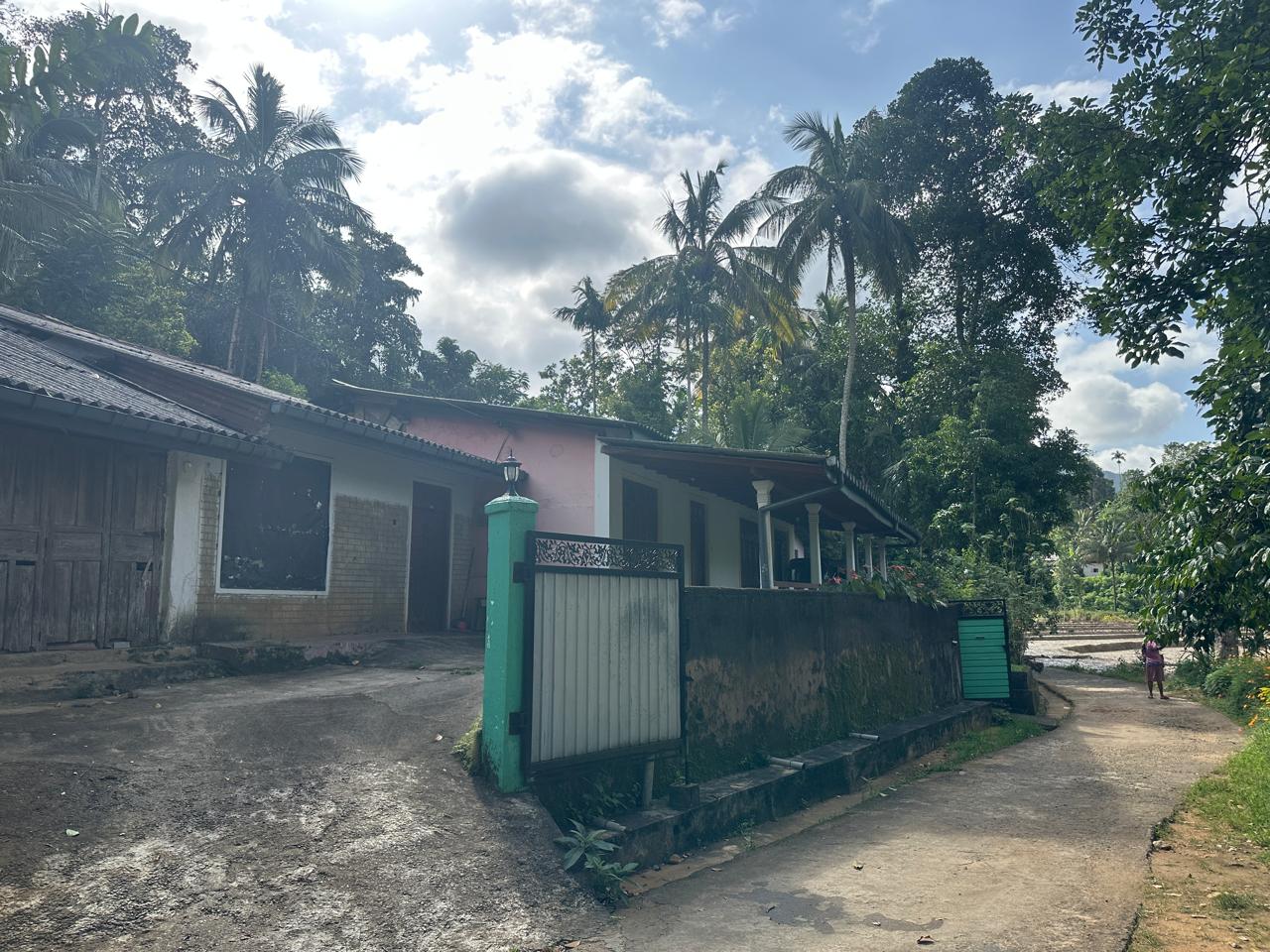 House with Land for Sale තලාතුඔය