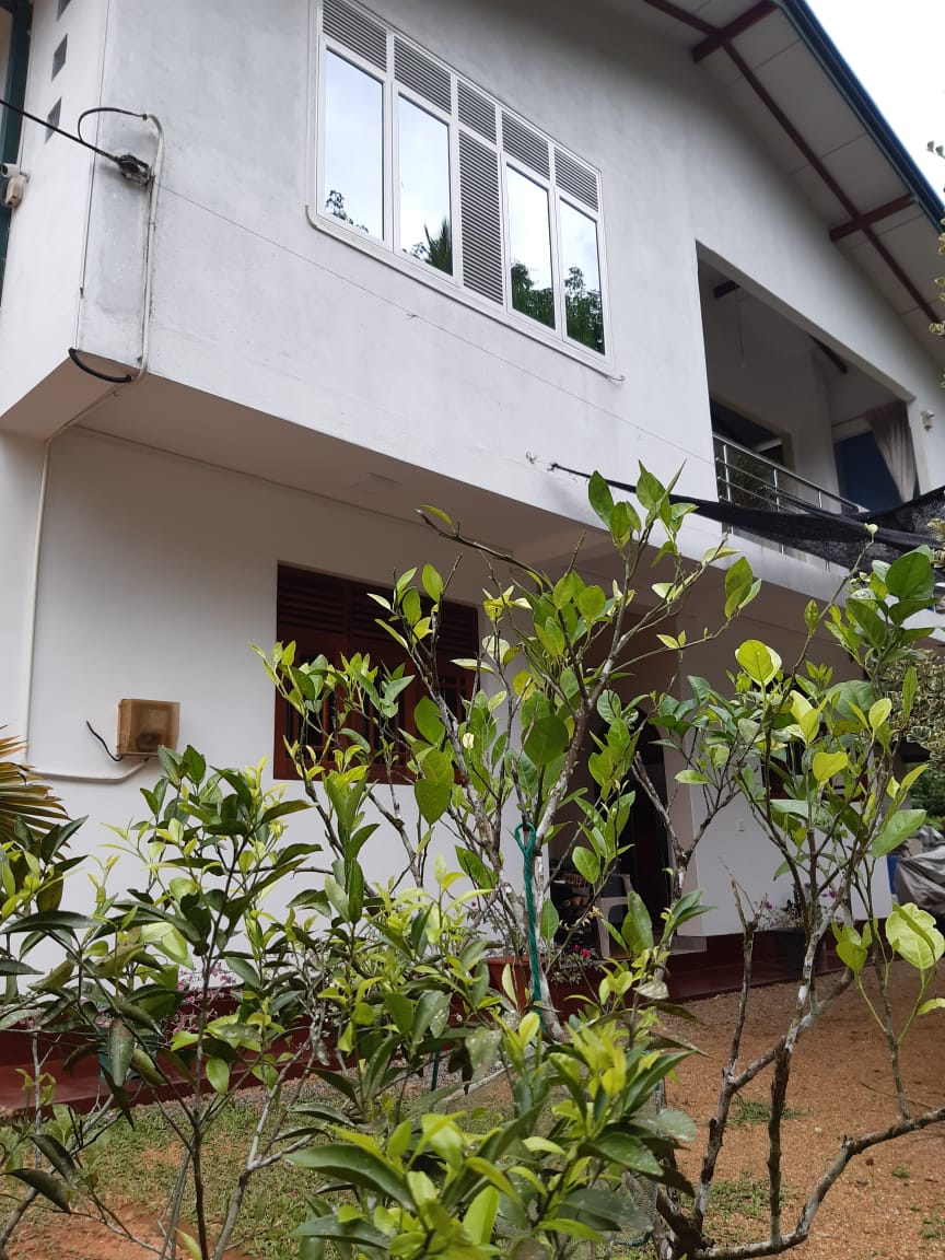 Beautiful 6-Bedroom House for Sale in Welipenna