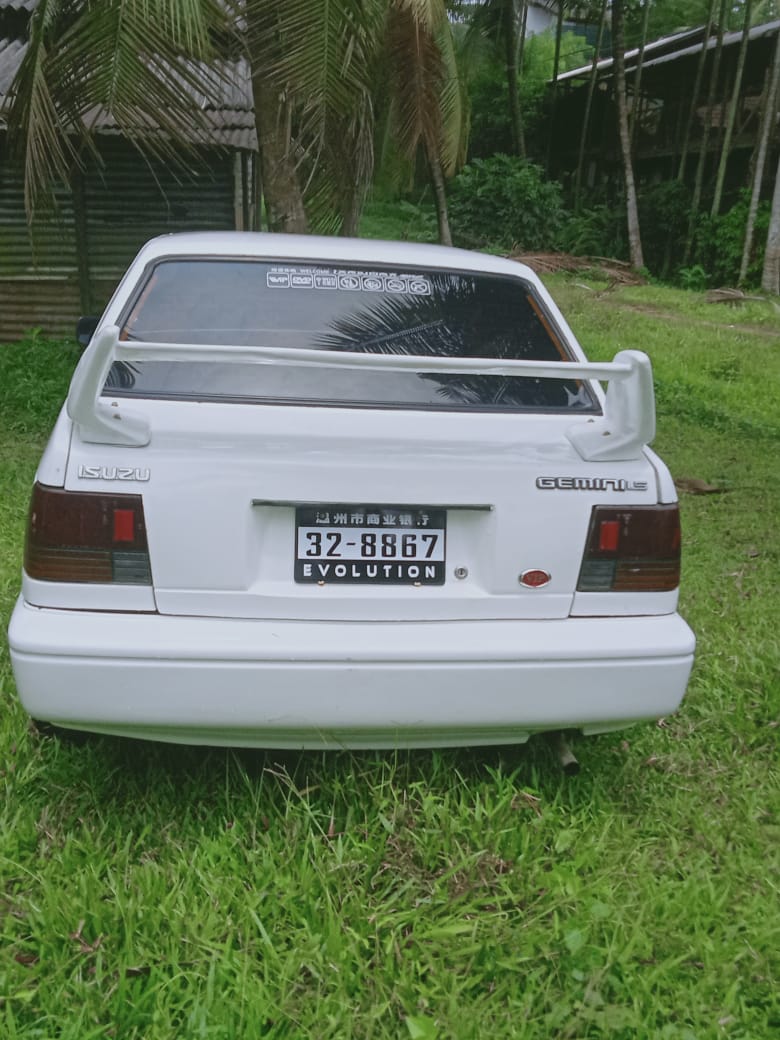 Isuzu Gemini 1988