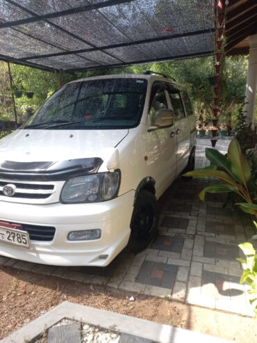 Toyota Noah 1999