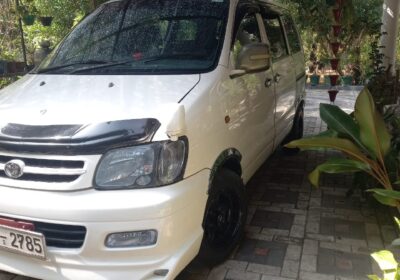 Toyota Noah 1999