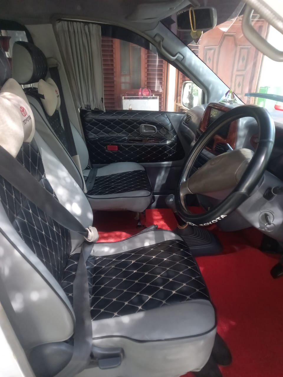 Toyota Noah 1999