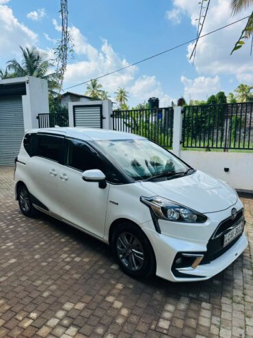Toyota Sienta 7 Seaters 2015