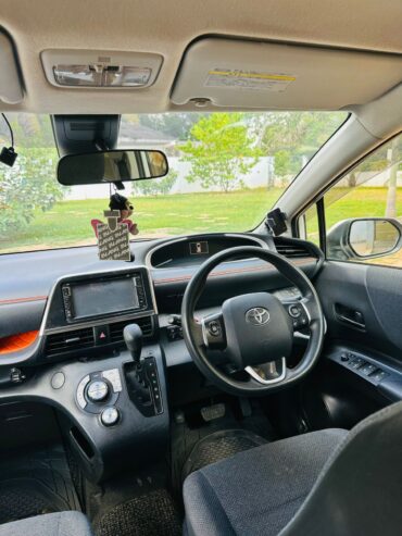 Toyota Sienta 7 Seaters 2015