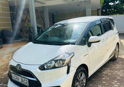 Toyota Sienta 7 Seaters 2015