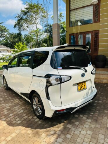 Toyota Sienta 7 Seaters 2015