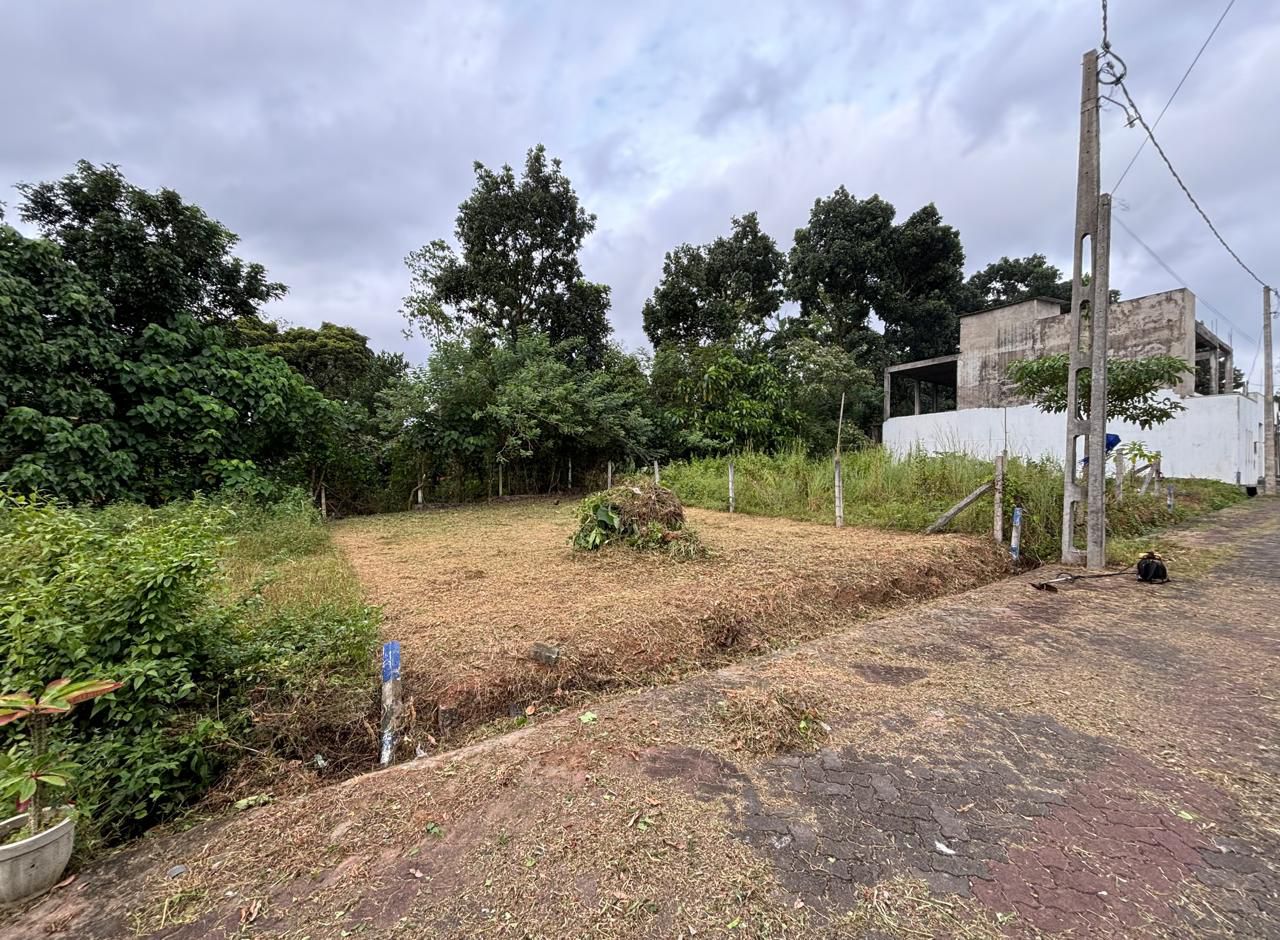 1/4 Galwarusawa Road Land for Sale Athurugiriya