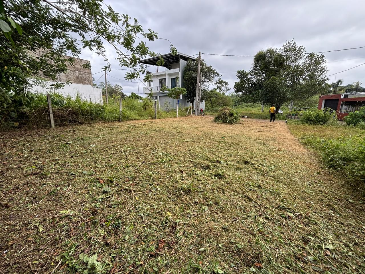 1/4 Galwarusawa Road Land for Sale Athurugiriya