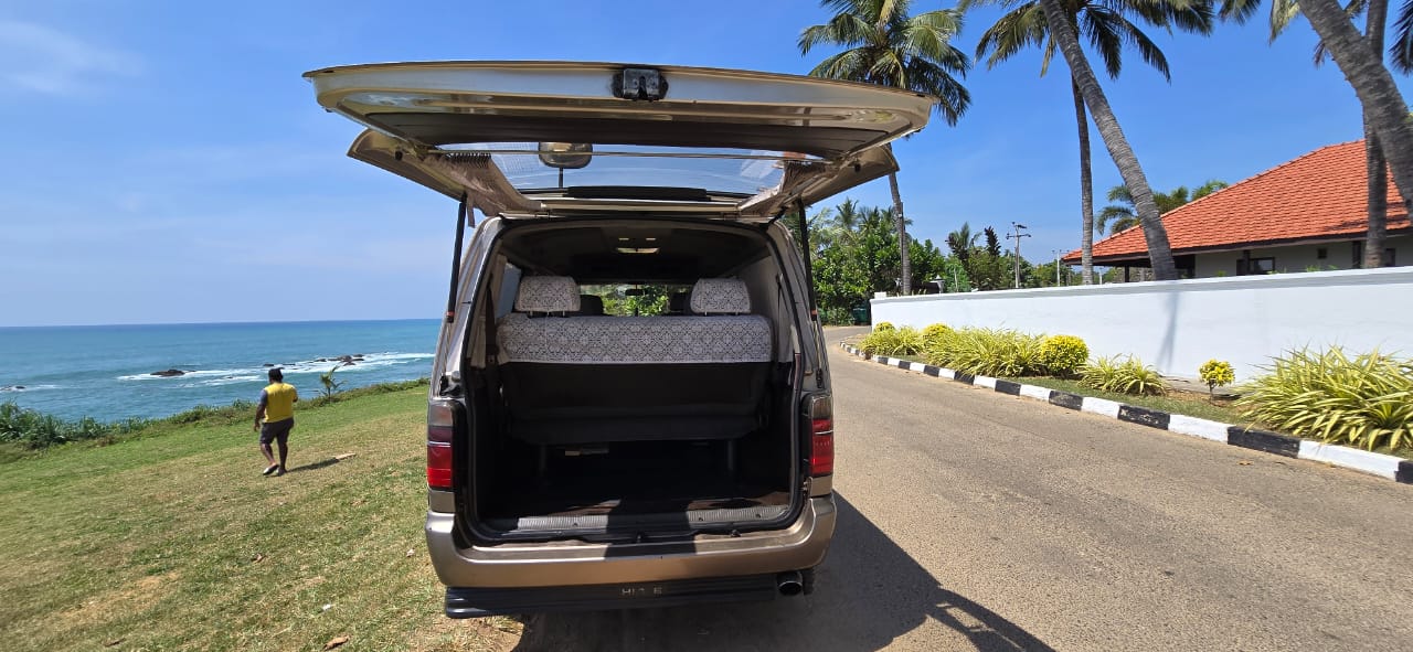 Toyota Hiace Super Custom 2003