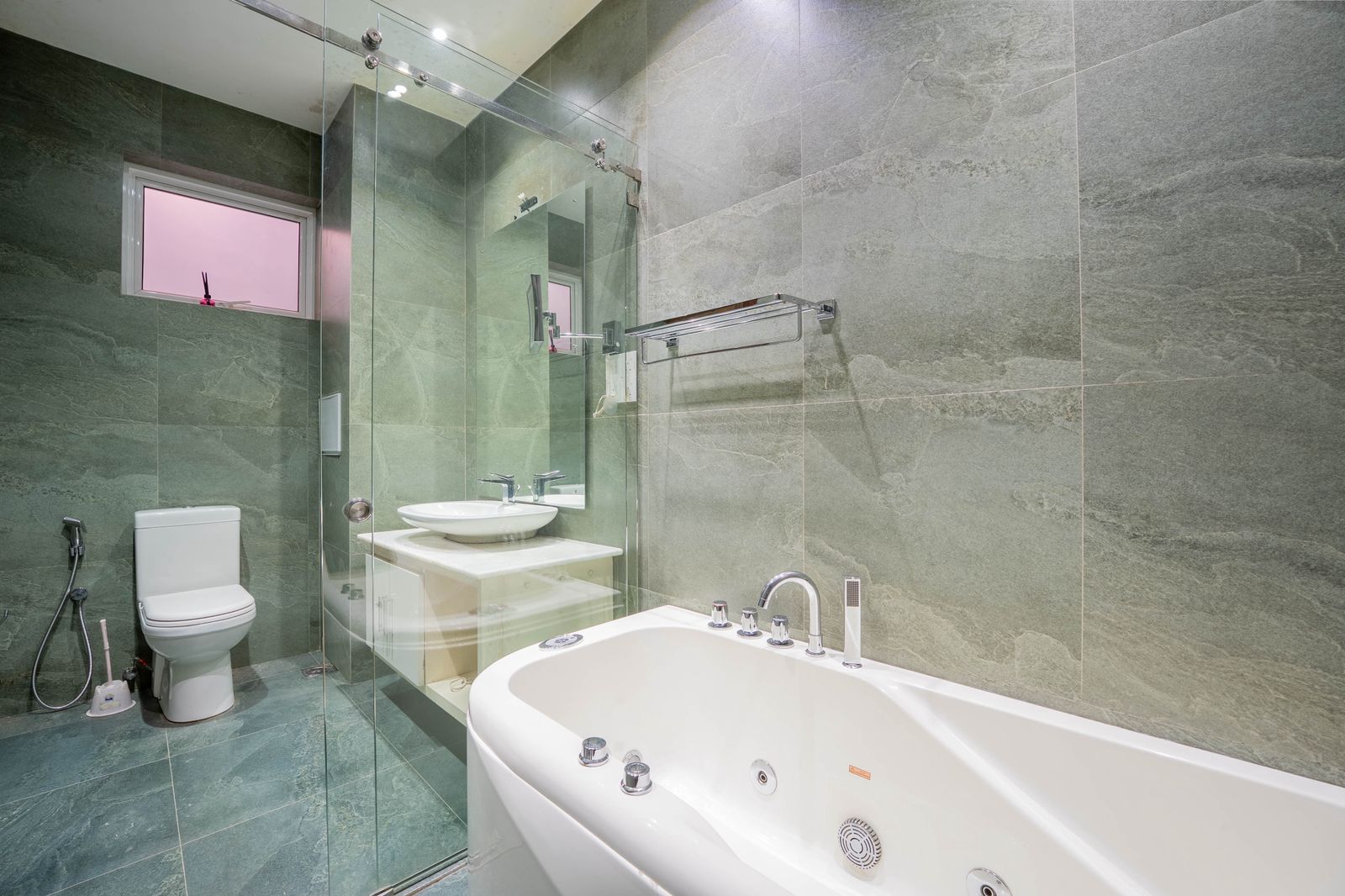 Luxury 5 Bedroom Furnished House for Rent – Thalawathugoda