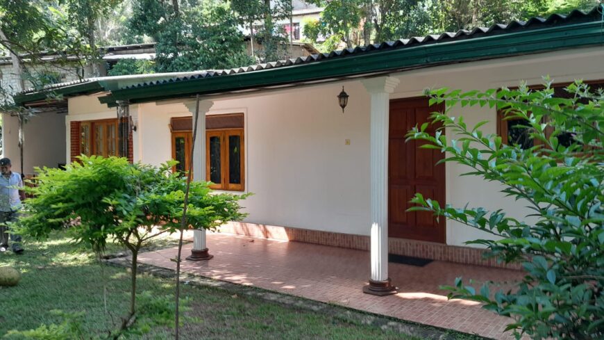 House with Lan Sale Kandy