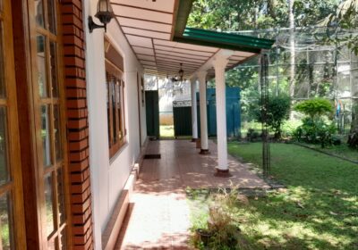 House with Lan Sale Kandy