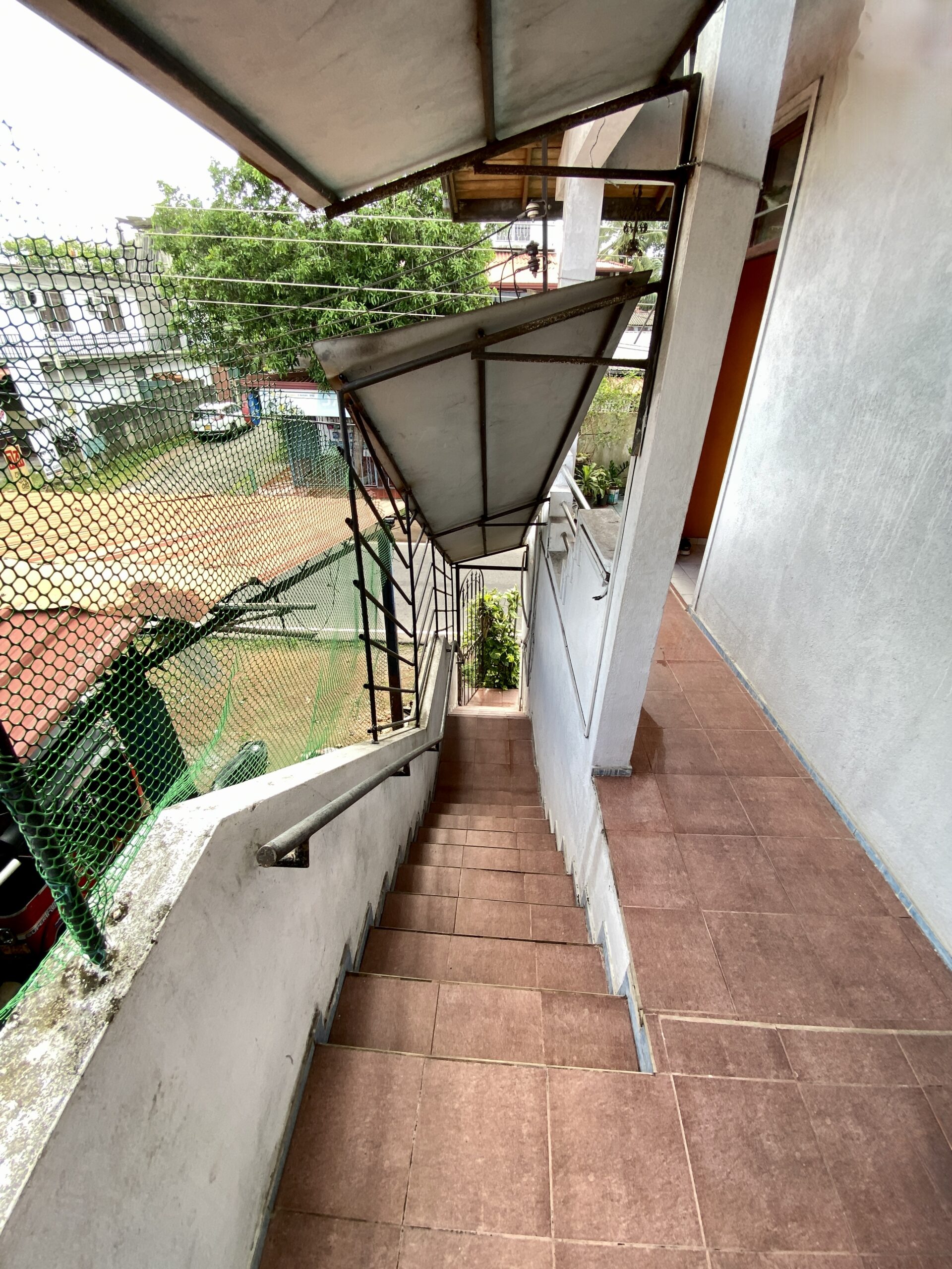 3-Storey Commercial Building for Sale – Prime Location, Kottawa–Mattegoda Main Road!