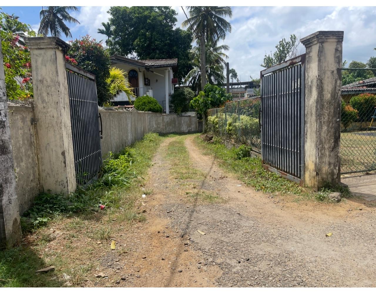 Land in Pushparama Rd Mahara Kadawatha Sale