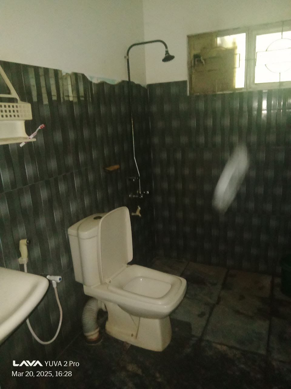 ඉඩමක් සමග සුඛෝපභෝගී නිවසක් Wadduwa