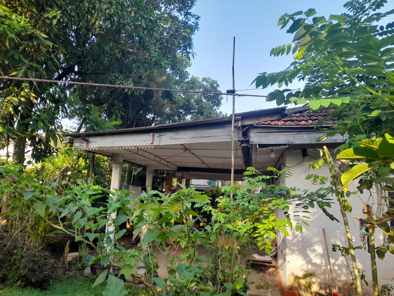 Old House with Land for Sale in Homagama(Pitipana Road) Berukatiya