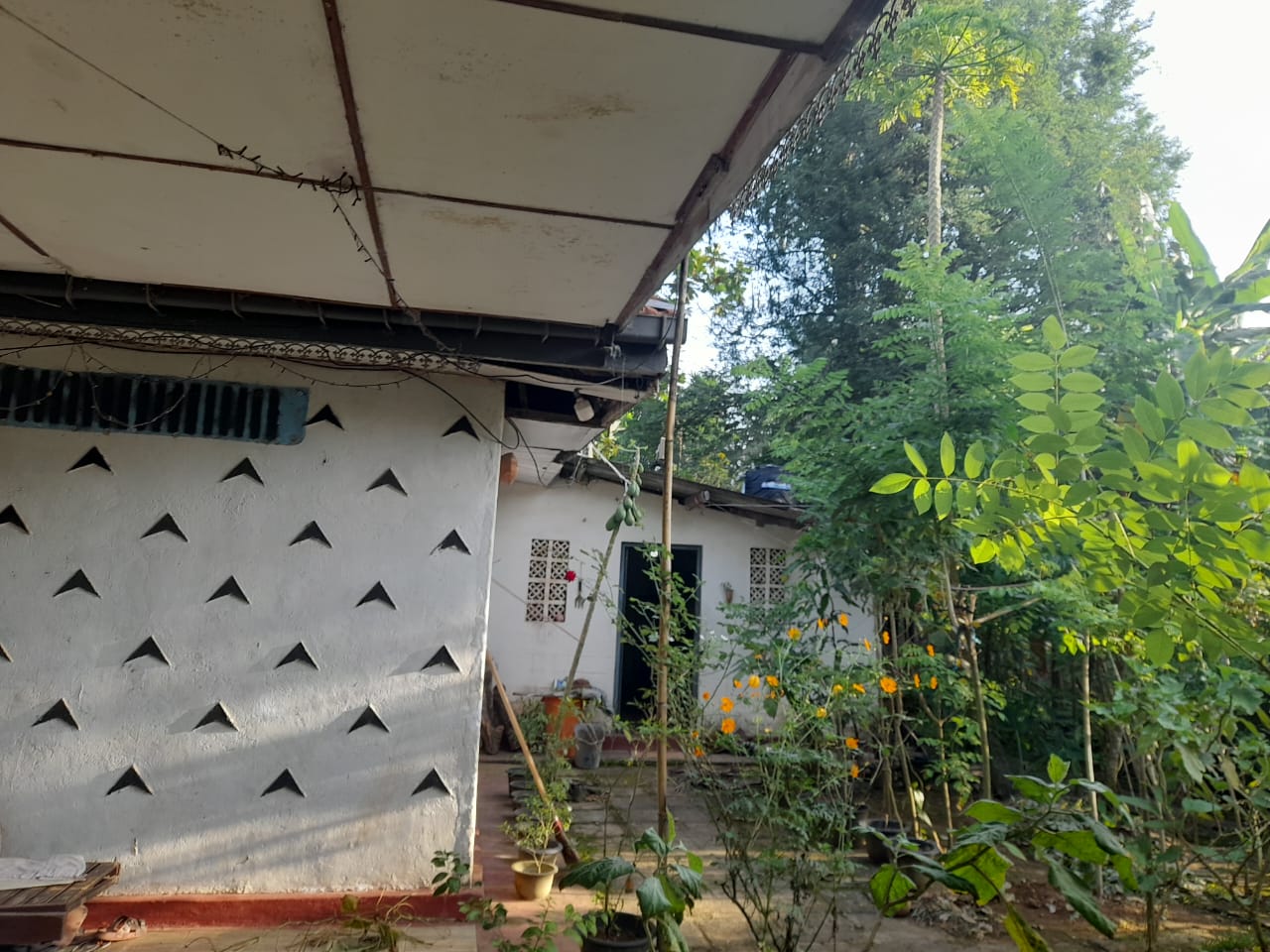 Old House with Land for Sale in Homagama(Pitipana Road) Berukatiya