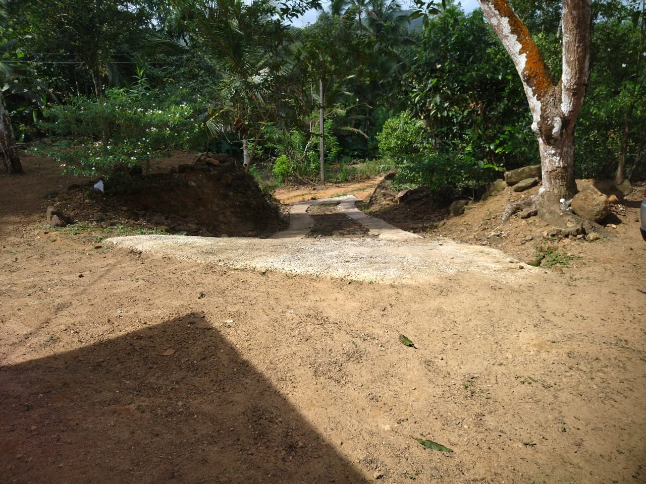 ඇල්පිටියෙන් කුරුඳු ඉඩමක් සමග කාමර 5ක නිවසක්