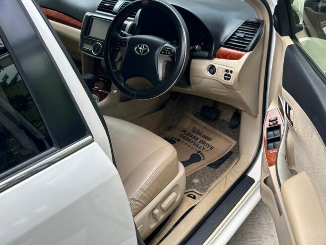 Toyota Premio 2013